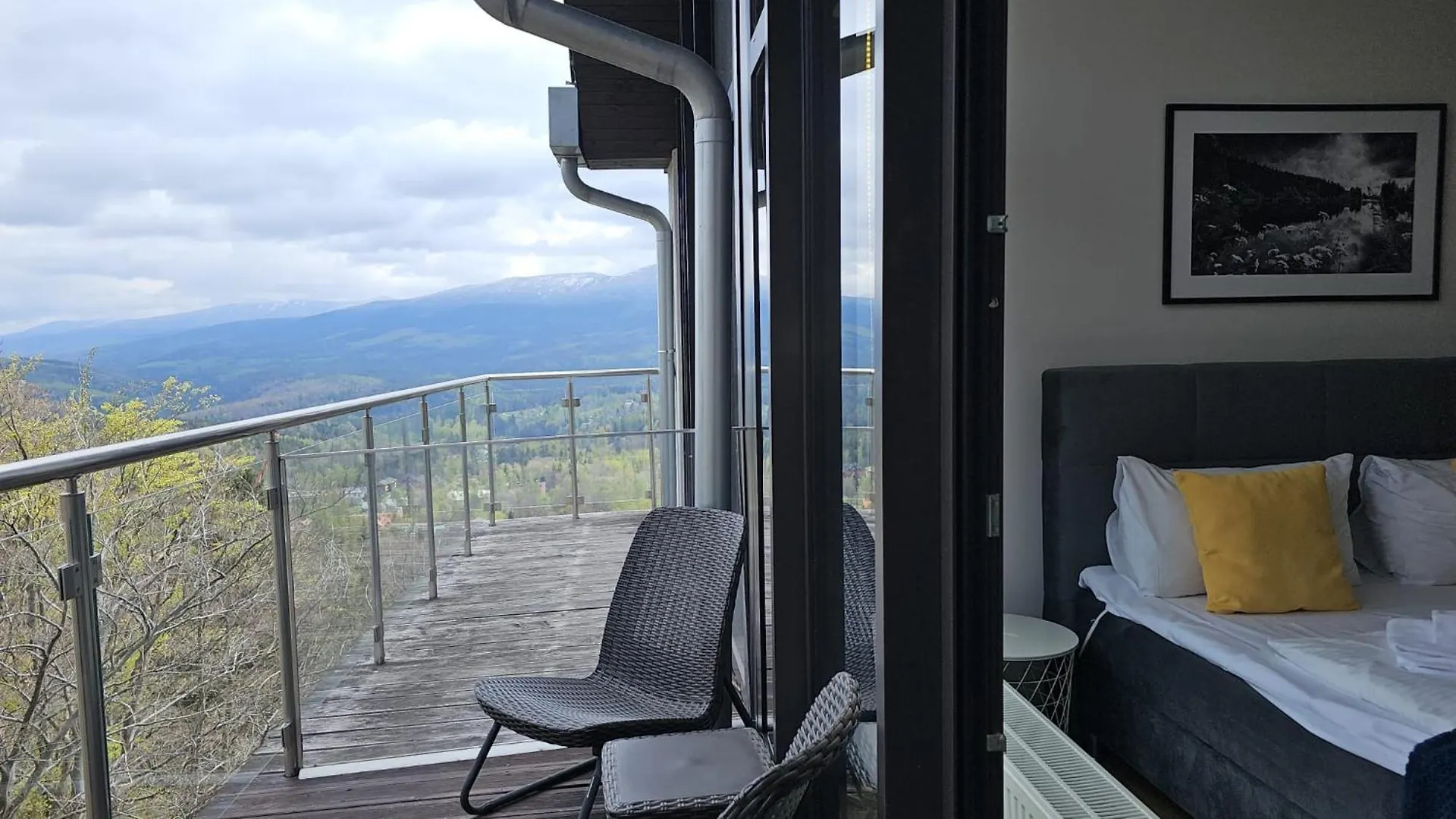 Apartament dla dwojga w Szklarskiej Porębie z widokiem na góry i las Szklarska Poręba